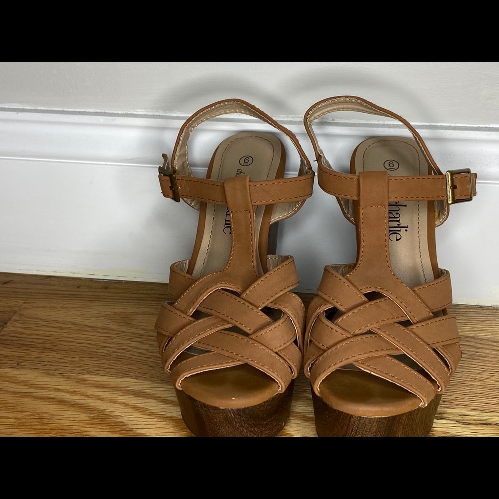 Charming Charlie Wedges Size 6